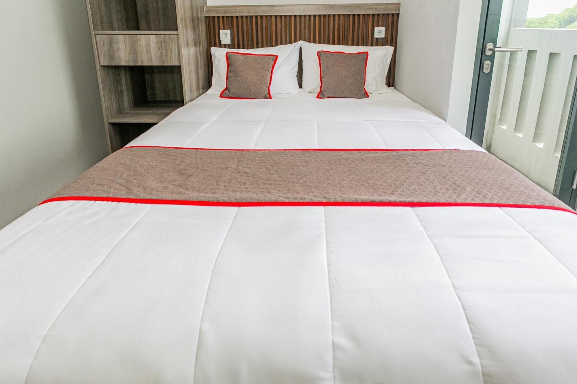 Hotel O Apartment Riverdale Cikarang Near Sgc Mall Бекаси Экстерьер фото